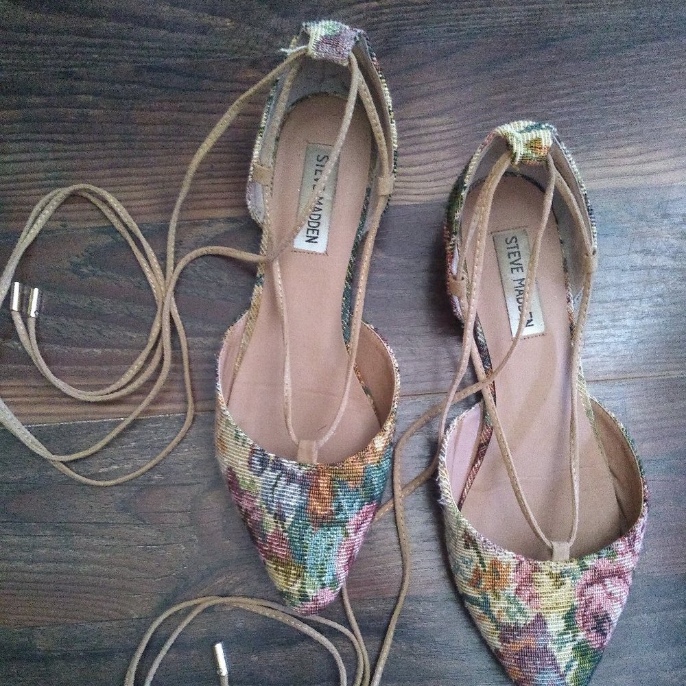 Steve Madden Floral Carpet Flats